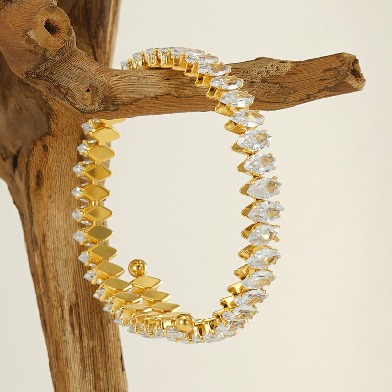 Braccialetto geometrico aperto con strass
