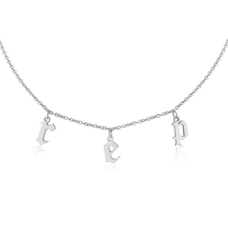 Collana con lettere titanio