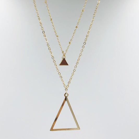 Collana triangolo geometrica