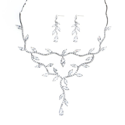 Collana di zirconi