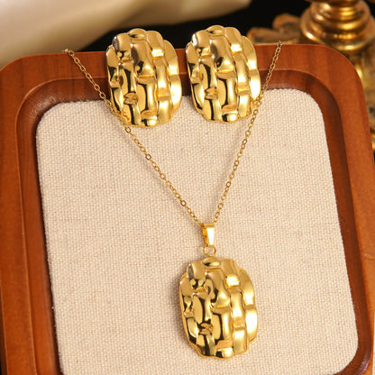 Collana e orecchini floreali
