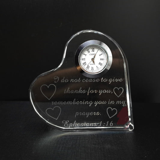 Orologio a forma di cuore con cristalli