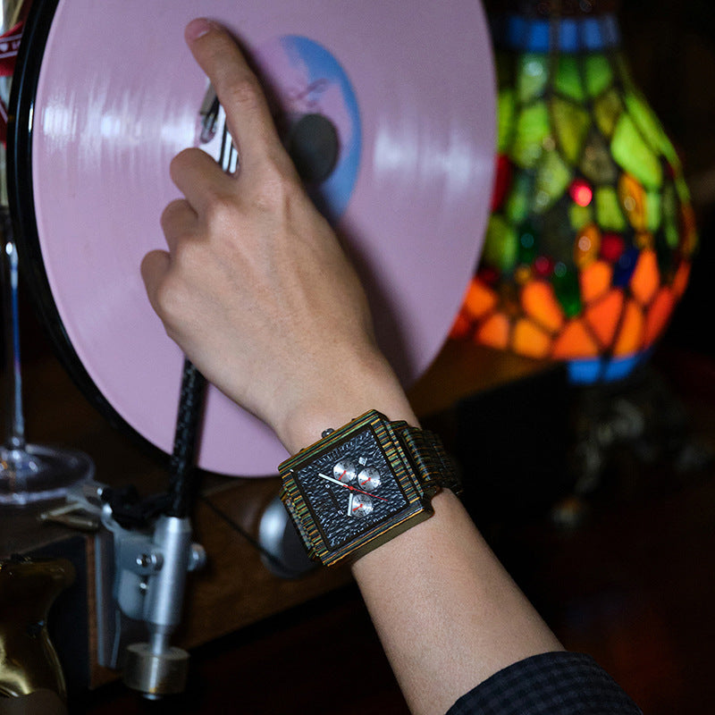Orologio al quarzo classico alla moda