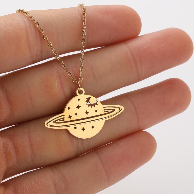 Collana stella e luna traforata