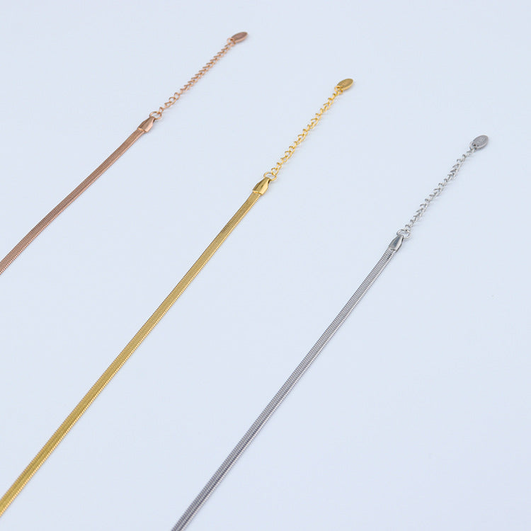 Collana satinata farfalla