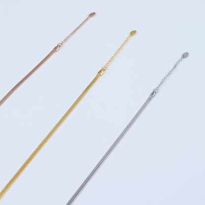 Collana satinata farfalla