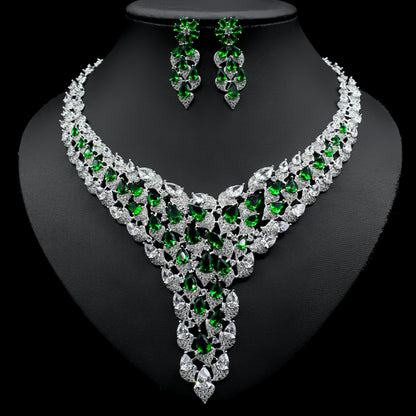 Set collana e orecchini con cristalli