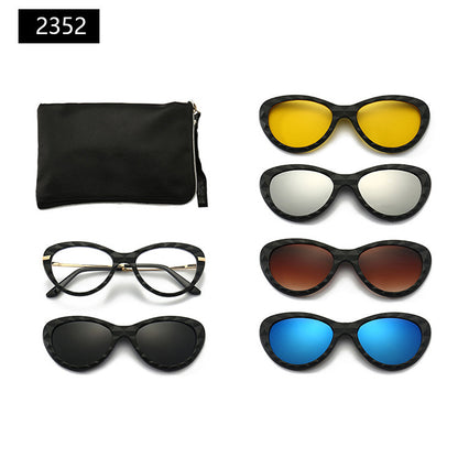 Occhiali da sole con astuccio
