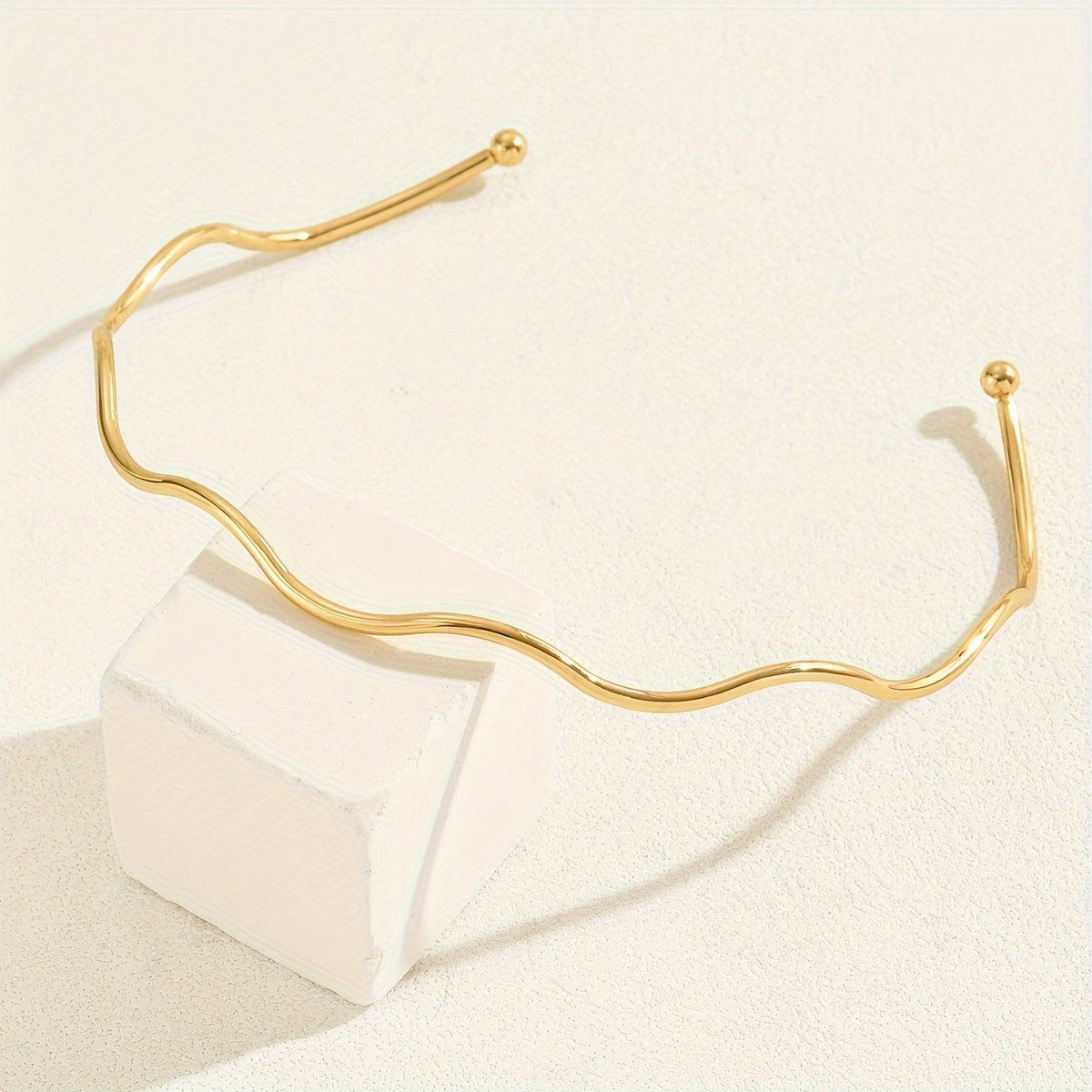 Collana onda minimalista