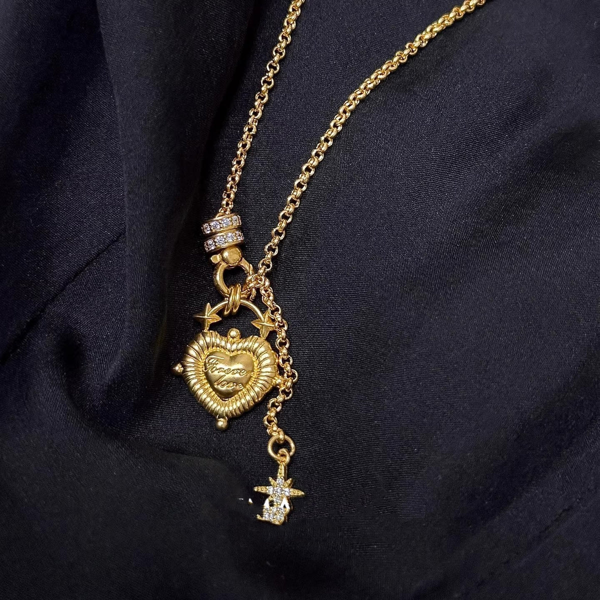 Collana cuore vintage nappa