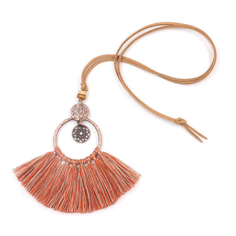 Pendente con nappa traforata