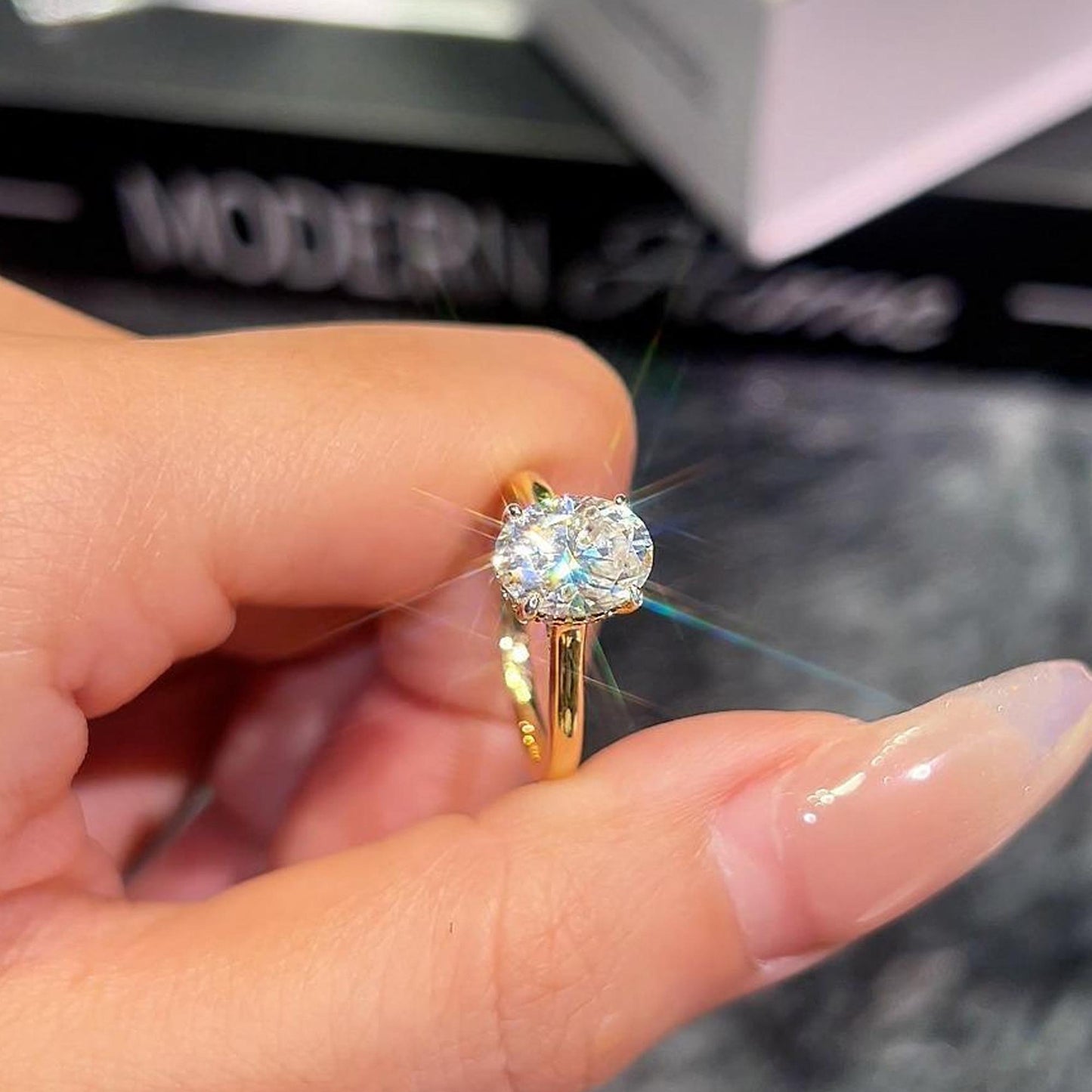 Anello zircone ovale oro