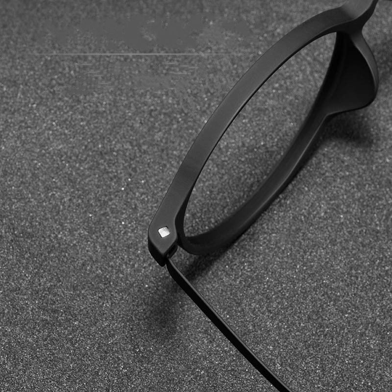 Occhiali in titanio anti-luce blu