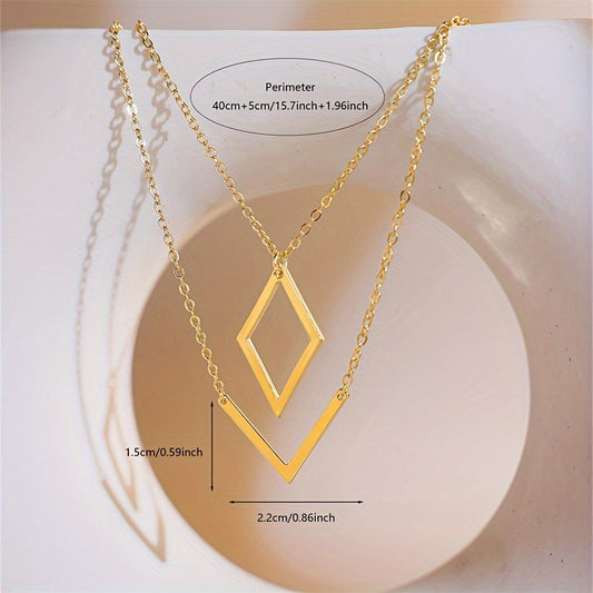 Collana con pendente geometrico