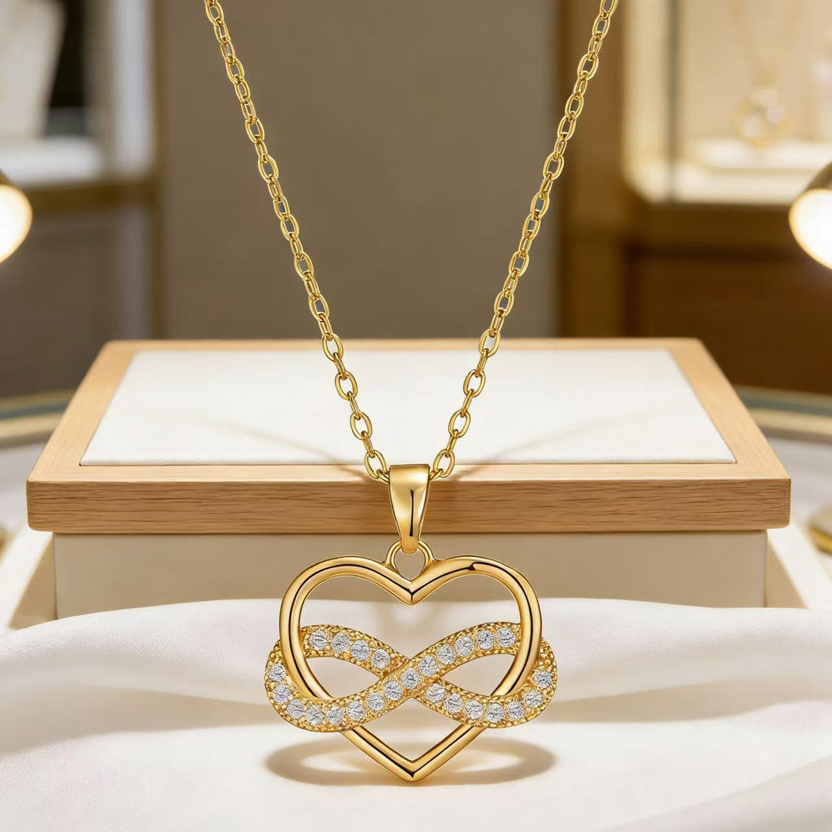 Collana cuore in zircone