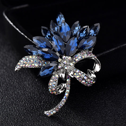 Spilla fiore diamante
