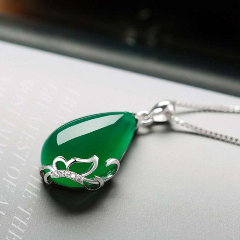 Collana argento farfalla con calcedonio verde