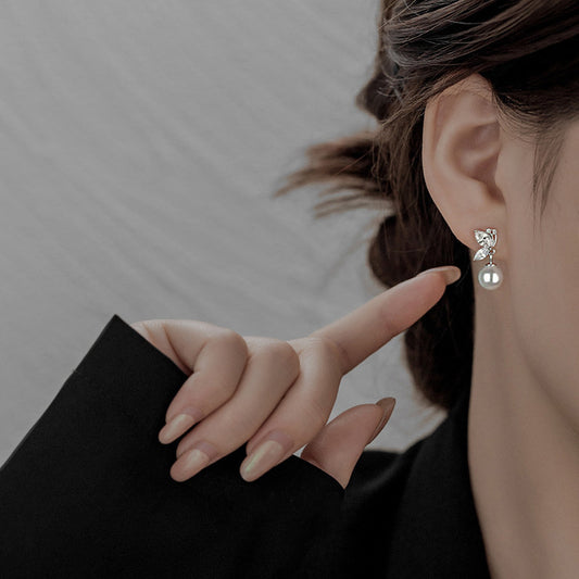 Orecchini farfalla perla strass