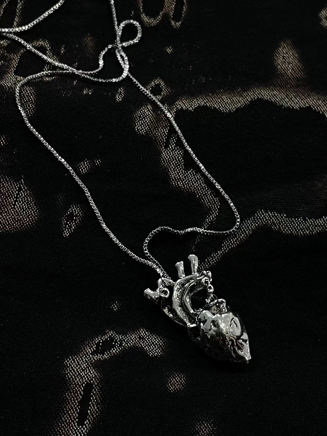 Orecchini cuore stile gotico