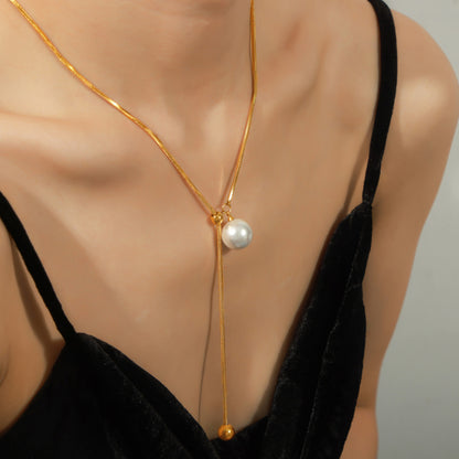 Collana con pendente a nappa