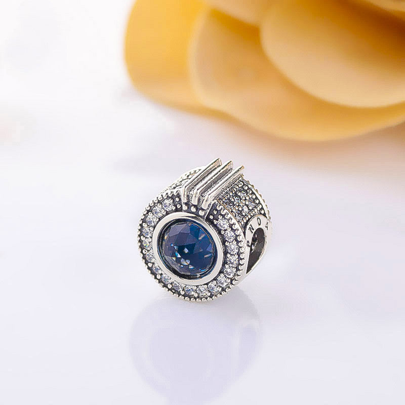 Charm lettera O con corona