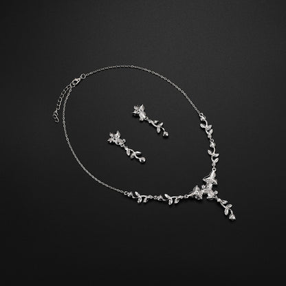 Collana e orecchini fiori e viti