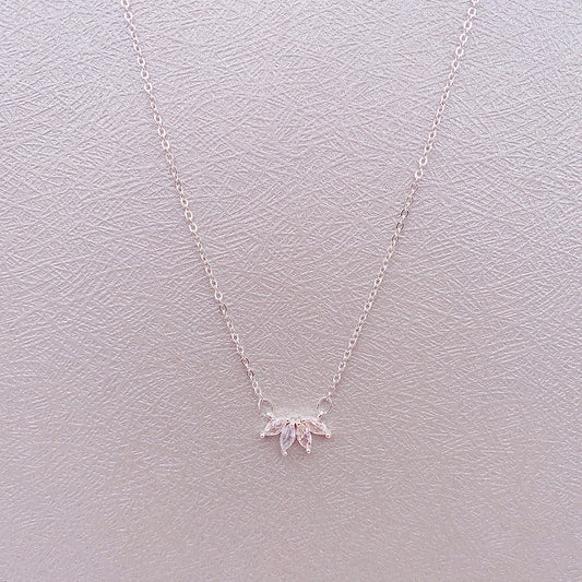 Collana loto petali