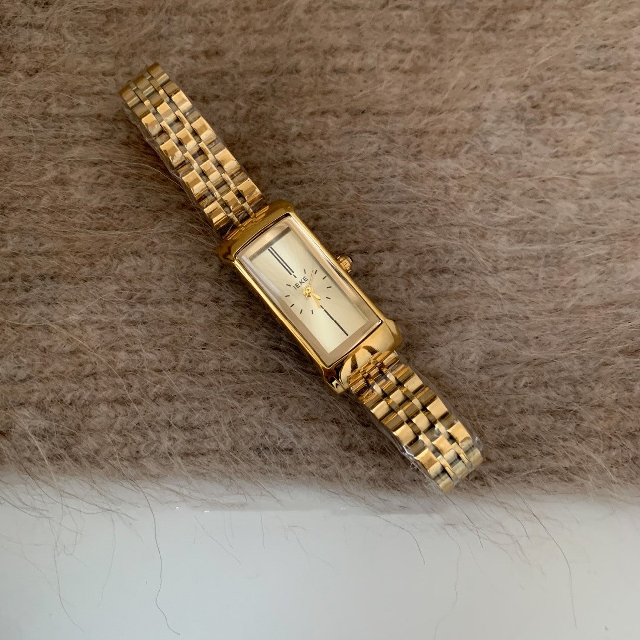 Orologio donna rettangolare retrò color oro