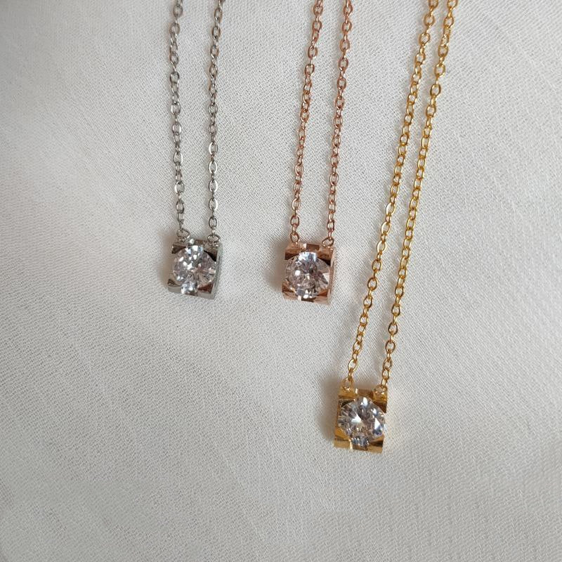 Collana solitario diamante