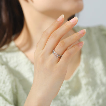Anello titanio geometrico tagliato