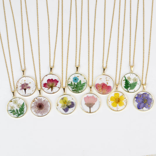 Collana fiore secco resina rotonda