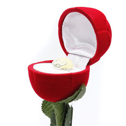 Anello rosa rosso