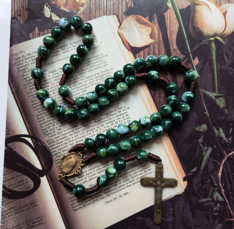 Collana croce intrecciata