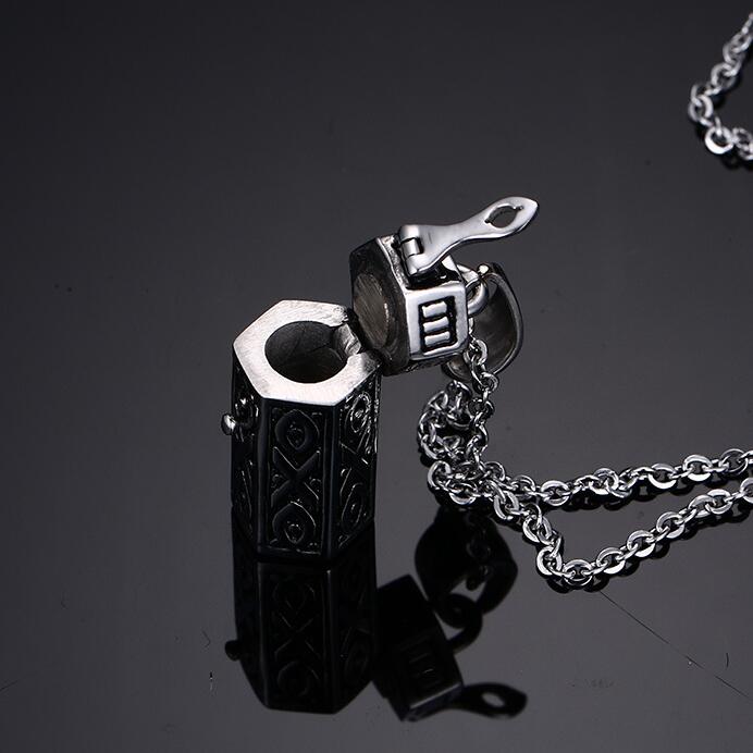 Collana ciondolo scatola vintage