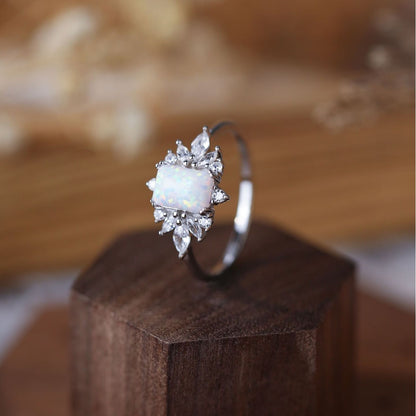 Anello opale quadrato