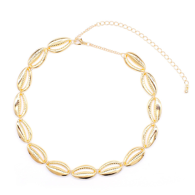Collana con conchiglie
