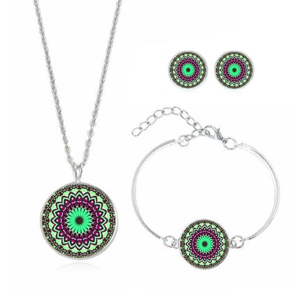 Collana mandala floreale pietre preziose