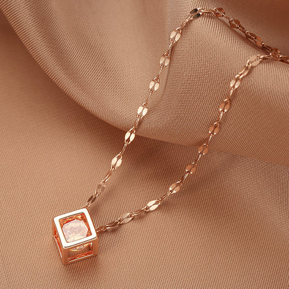 Collana quadrato geometrico oro rosa