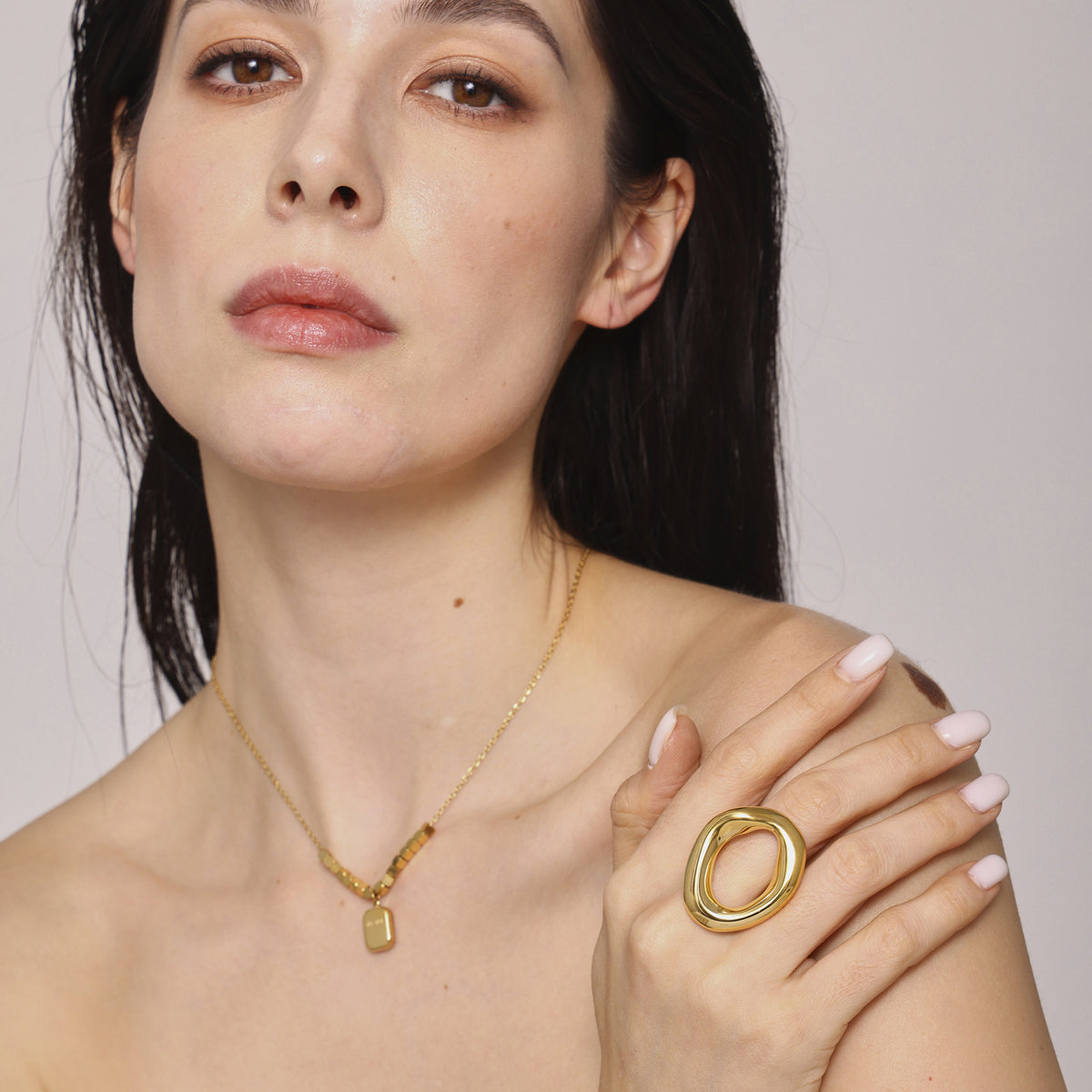 Anello minimalista irregolare