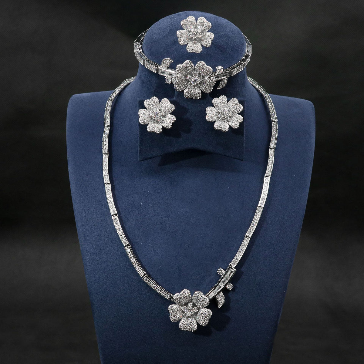 Collana fiore con zirconi