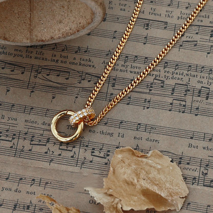 Collana minimalista versatile
