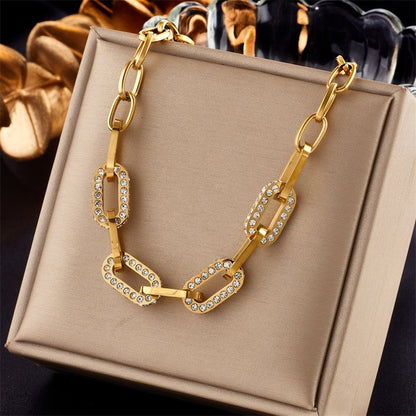 Collana con perline geometriche