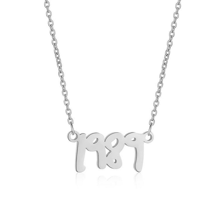 Collana con lettere titanio