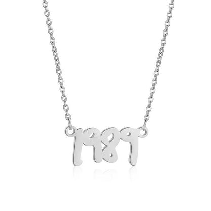 Collana con lettere titanio