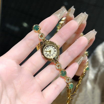 Orologio dorato vintage raffinato