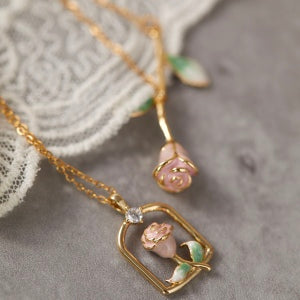 Collana fiori smalto rosa