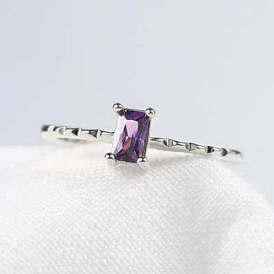 Anello zircone viola sottile