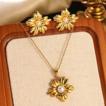 Collana e orecchini floreali