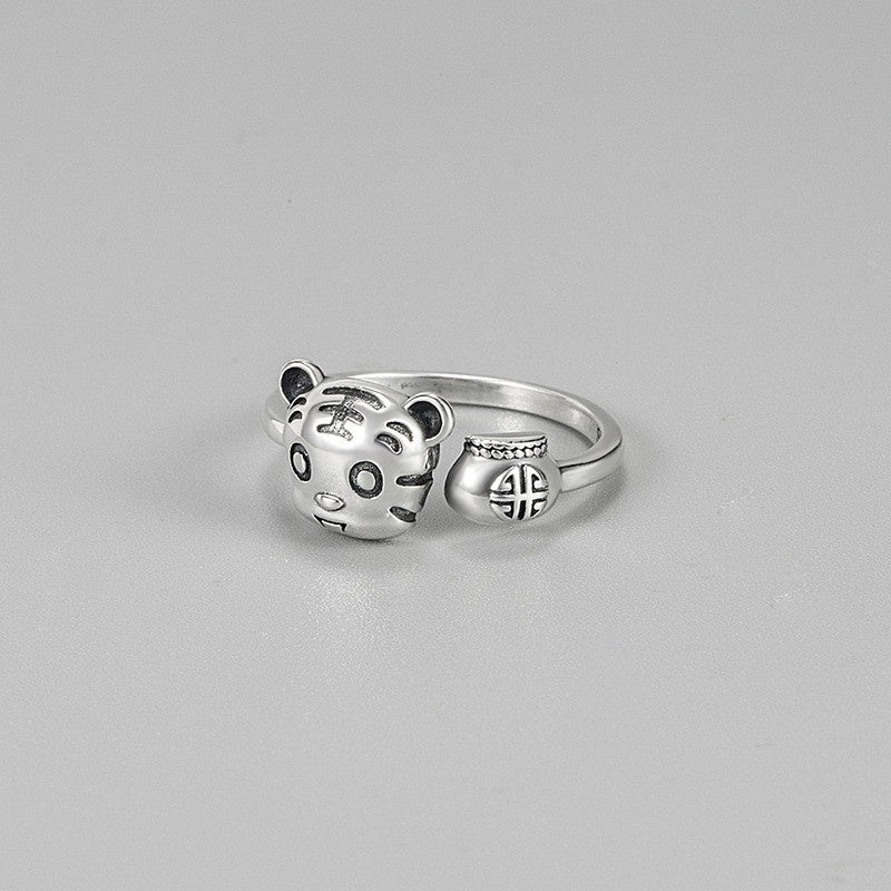 Anello floreale minimalista