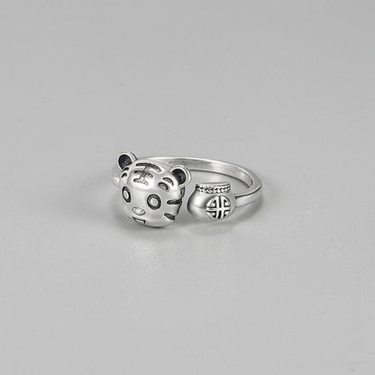Anello floreale minimalista
